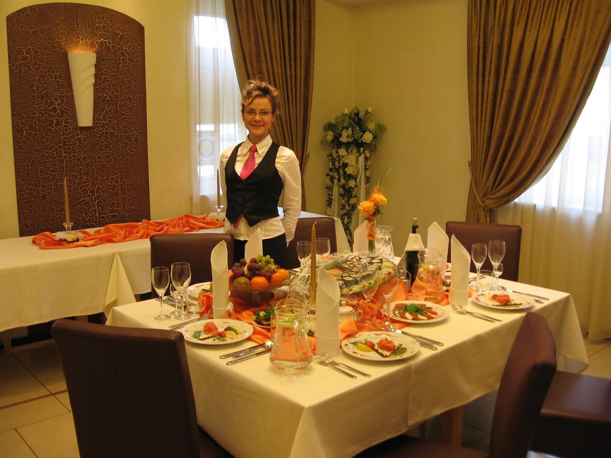 Hotel Korona Ciechanów Εξωτερικό φωτογραφία